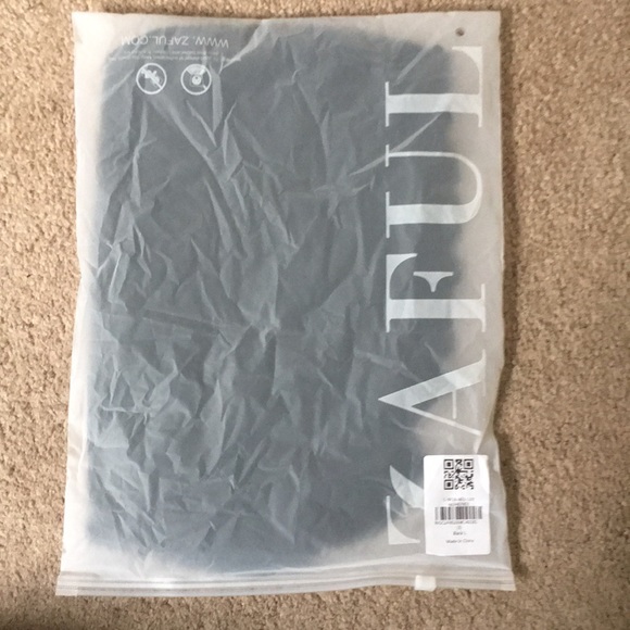 Zaful Ribbed Lettuce Trim Crop T-Shirt - Picture 3 of 5